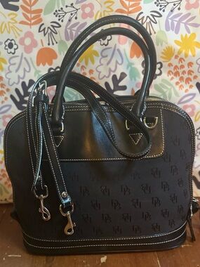 Dooney & Bourke Signature Canvas handbag Preloved